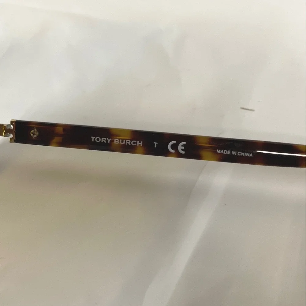 Tory Burch shape statement